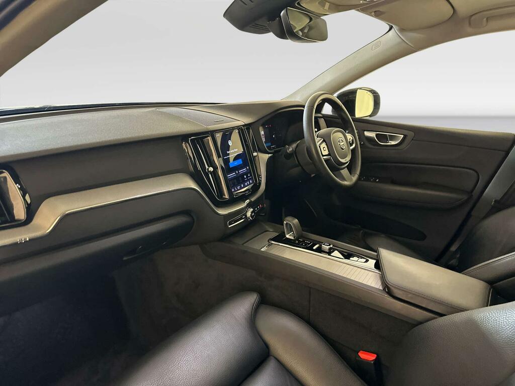 Volvo XC60 Core Black #10