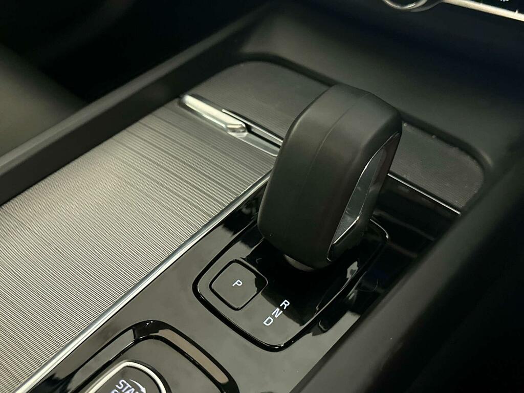 Volvo XC60 Core Black #25