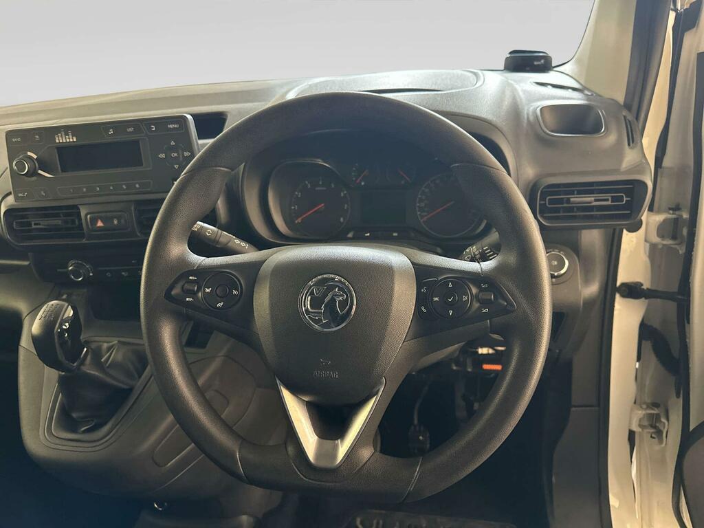 Vauxhall Combo 1.6 L1h1 2000 Edition 76 Bhp. Van. White #14