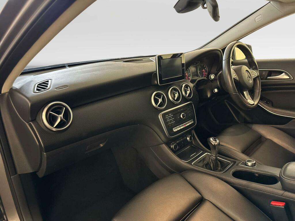 Mercedes-Benz A Class Hatchback Black #10