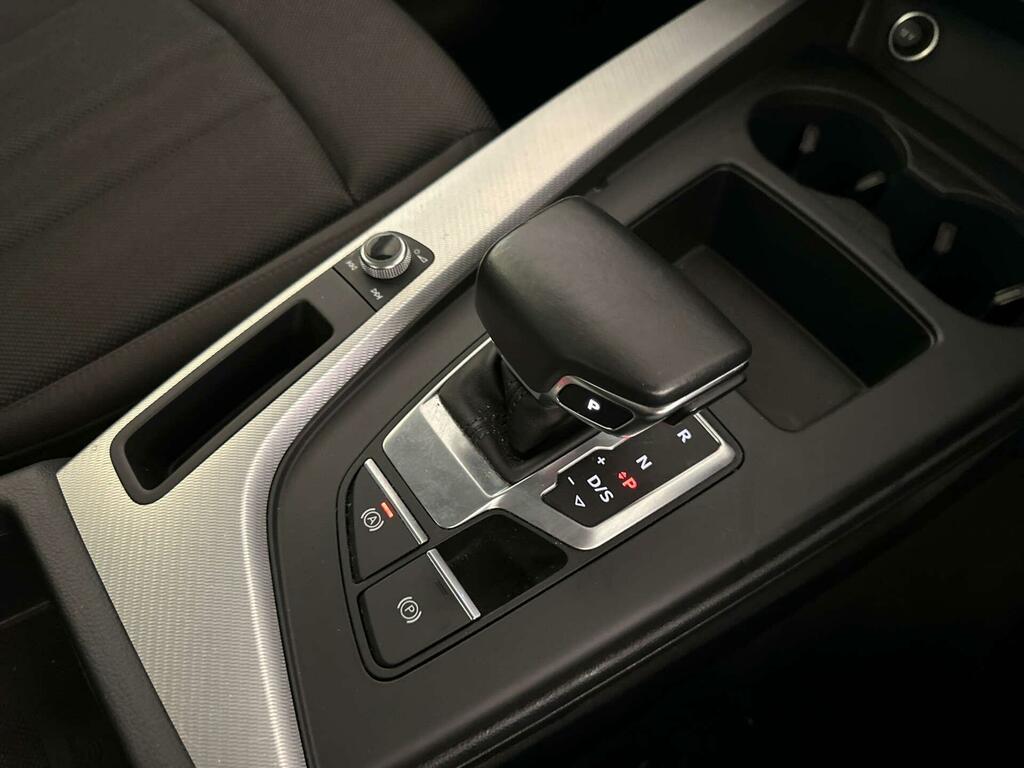 Audi A4 Tfsi S Line Black Edition  #24
