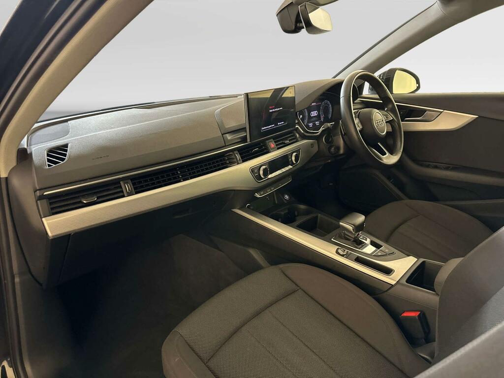 Audi A4 Tfsi S Line Black Edition  #10