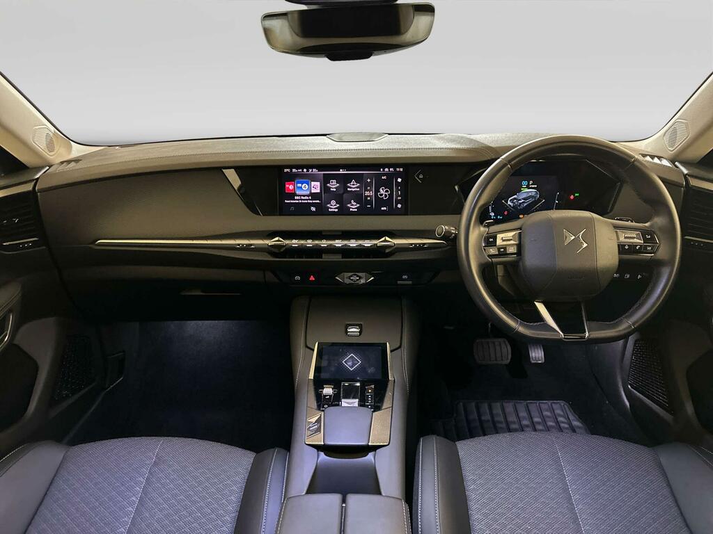 DS DS 4 1.6 E-tense 12.4Kwh Trocadero Hatchback Black #2