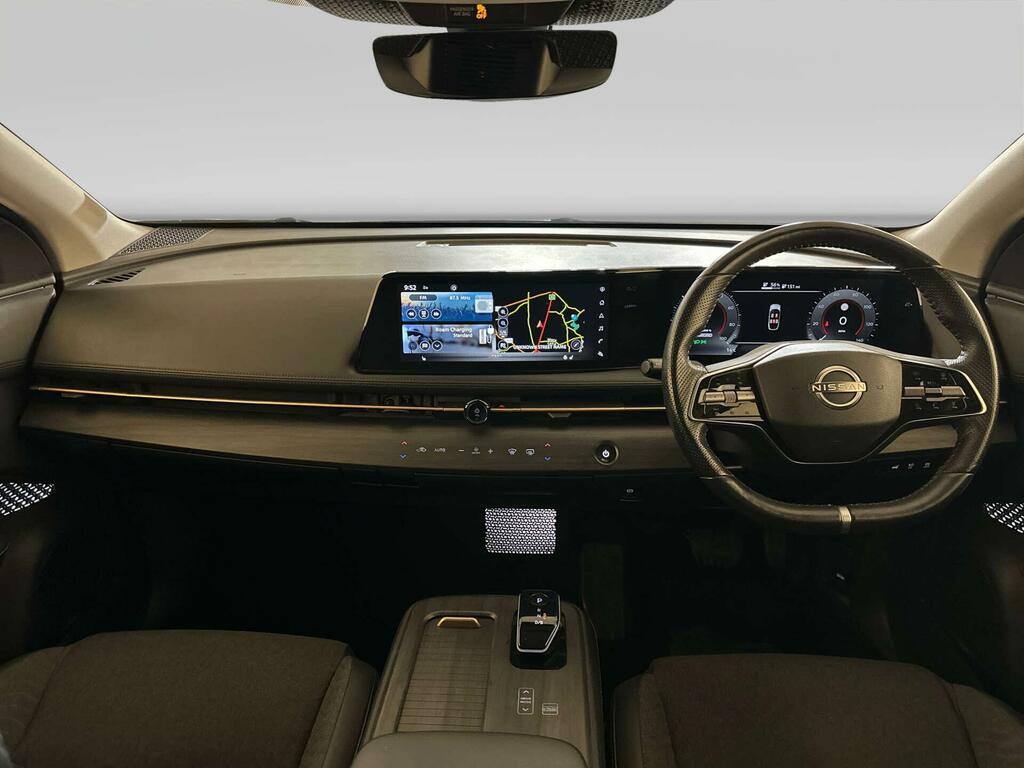 Nissan Ariya 63Kwh Advance Suv 7.4Kw Charger Green #2