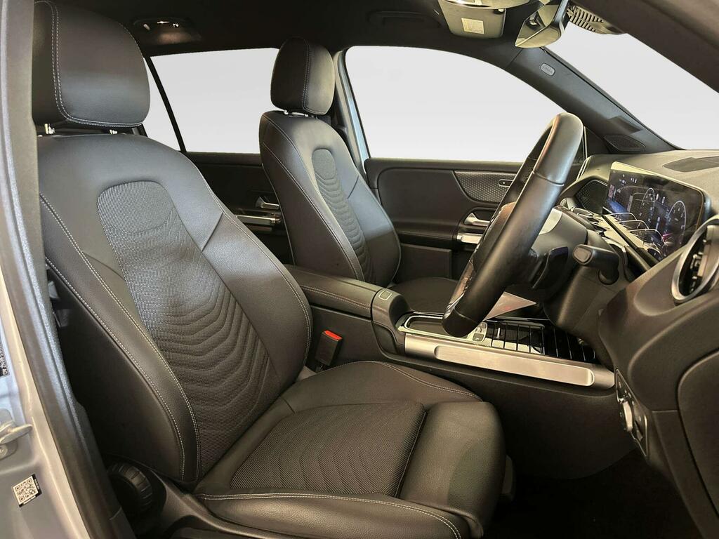 Mercedes-Benz GLB Class Glb 200 Red #11