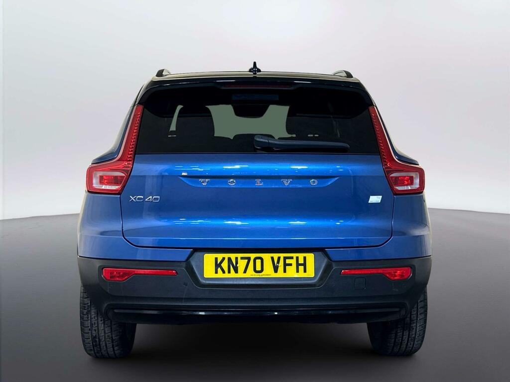 Volvo XC40 R Design White #7