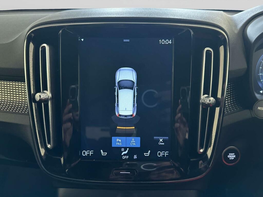 Volvo XC40 R Design White #22