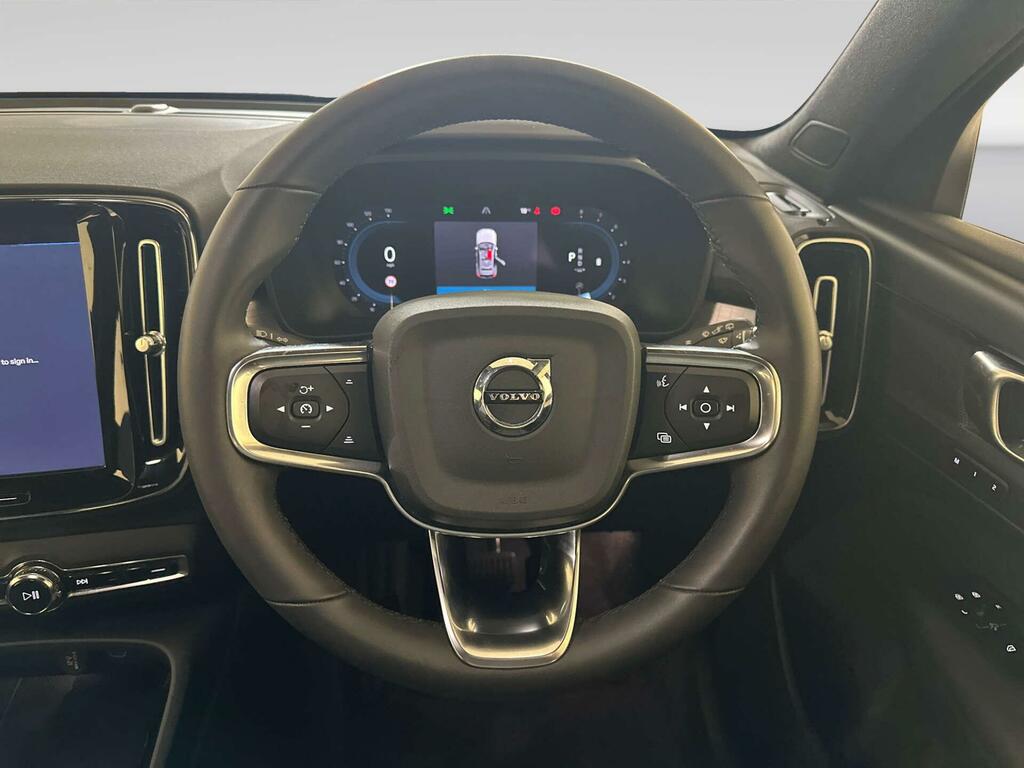 Volvo XC40 R Design Pro Black #15
