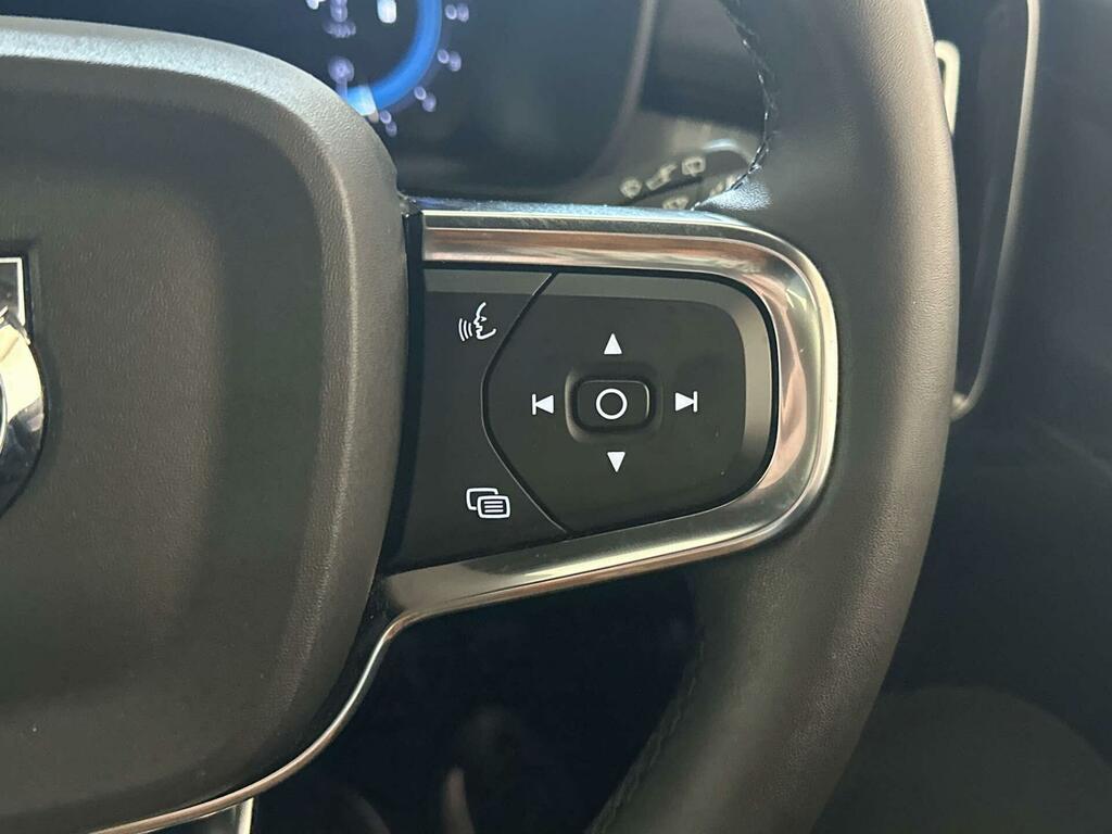 Volvo XC40 R Design Pro Black #18