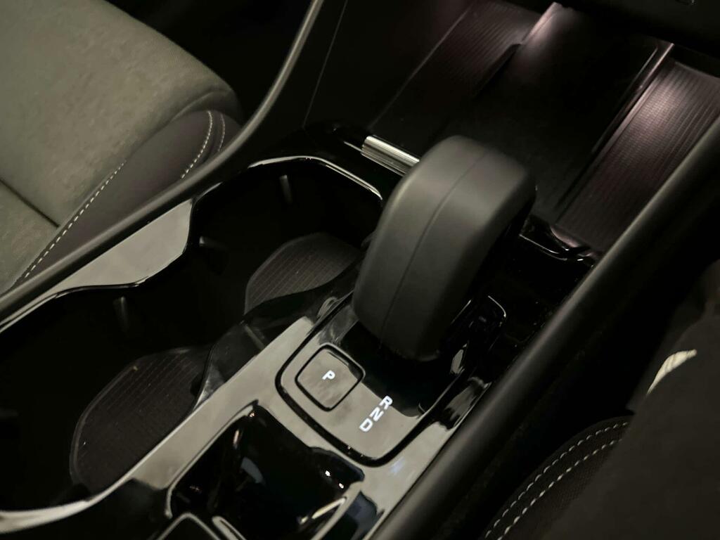 Volvo XC40 R Design Pro Black #24