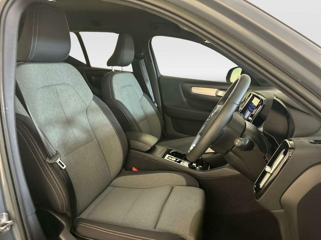 Volvo XC40 R Design Pro Black #13