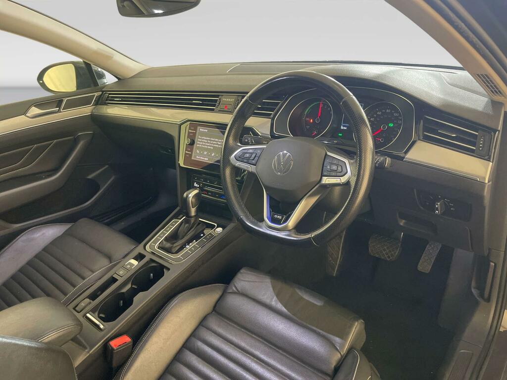 Volkswagen Passat Gte White #14