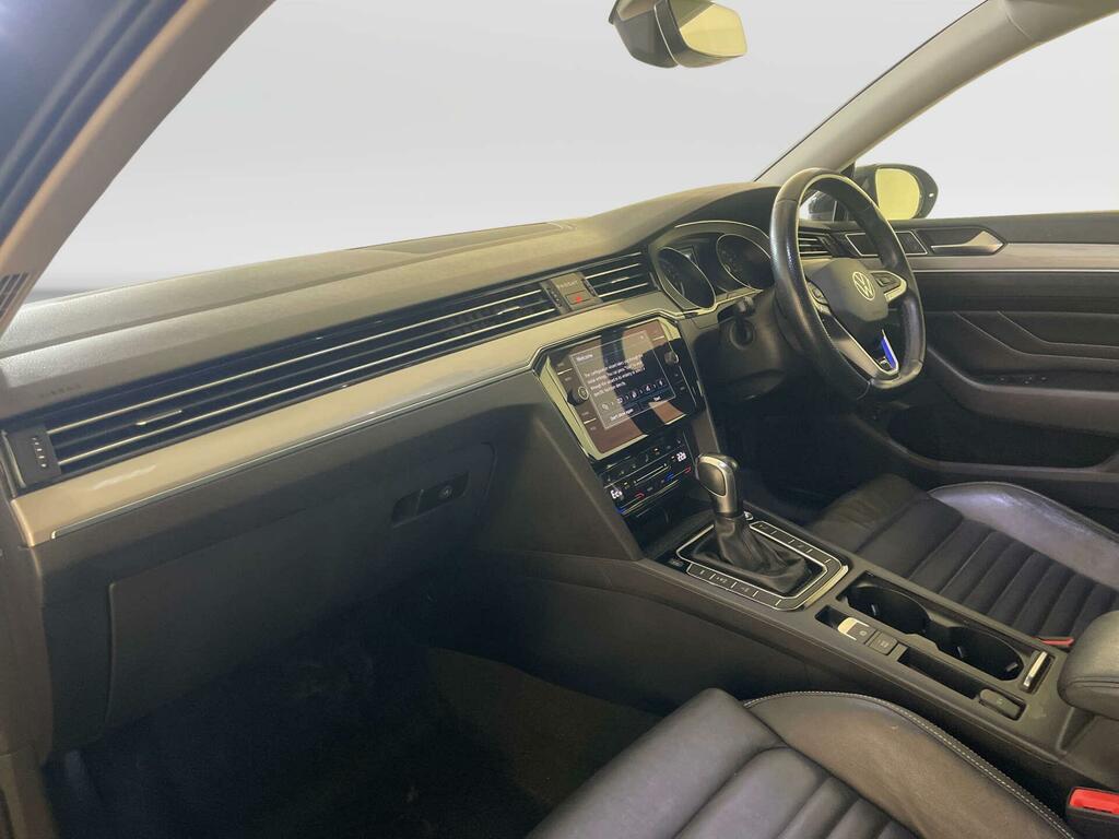 Volkswagen Passat Gte White #10