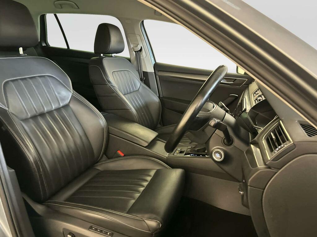Skoda Superb 2021 21 S White #14