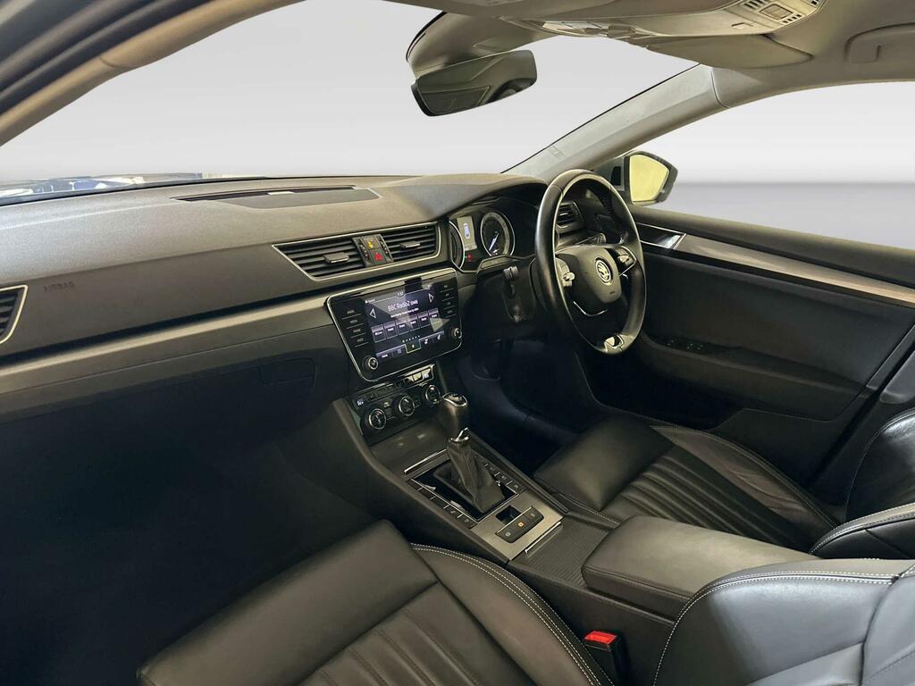 Skoda Superb 2021 21 S White #10