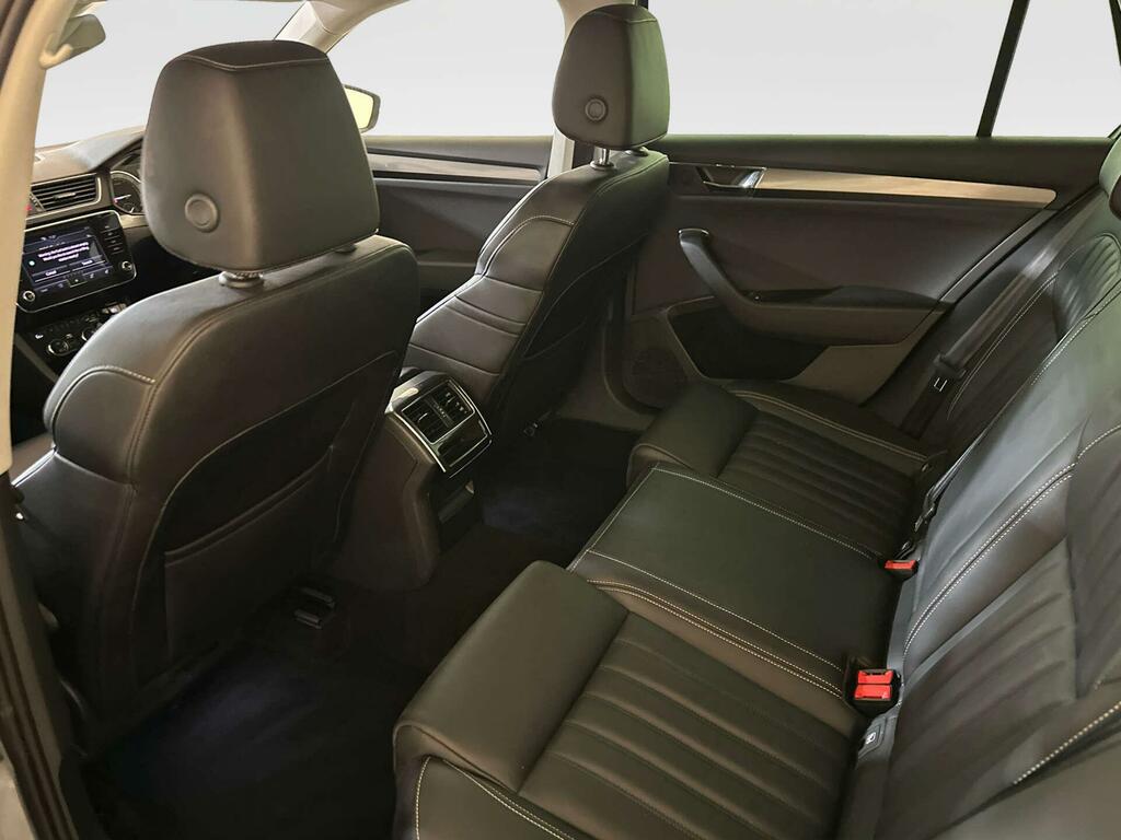 Skoda Superb 2021 21 S White #11