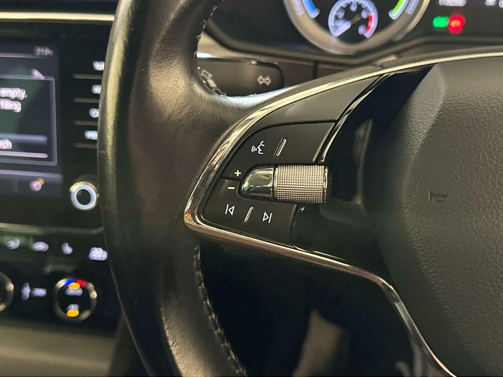 Skoda Superb 2021 21 S White #16