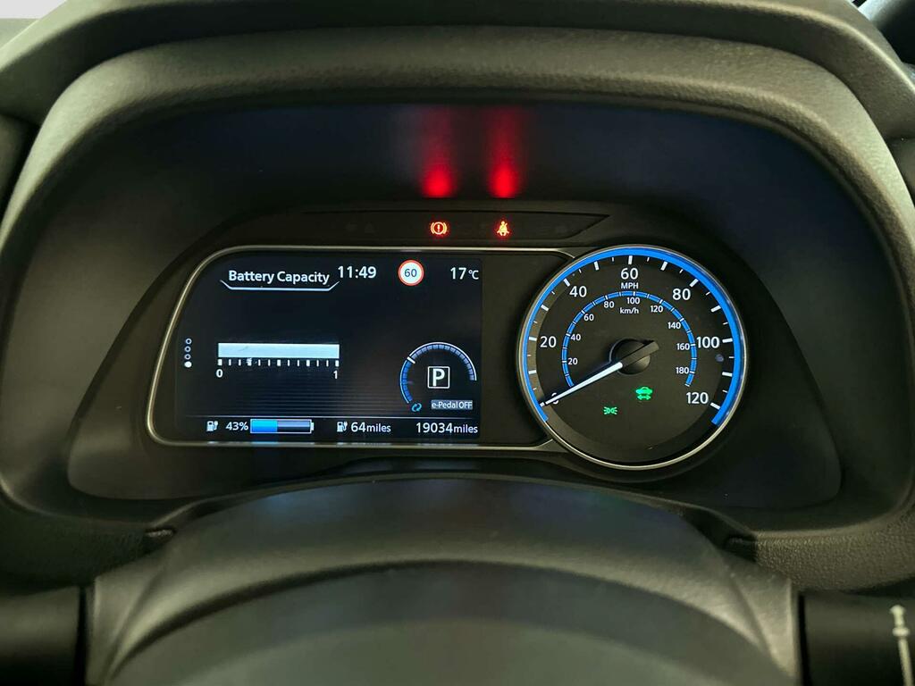 Nissan Leaf E 110Kw Tekna 39Kwh Hatchback Red #17
