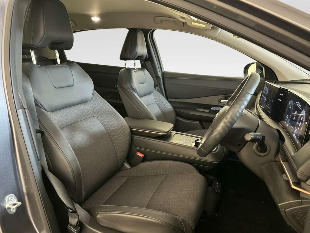 Nissan Ariya Evolve Black #11