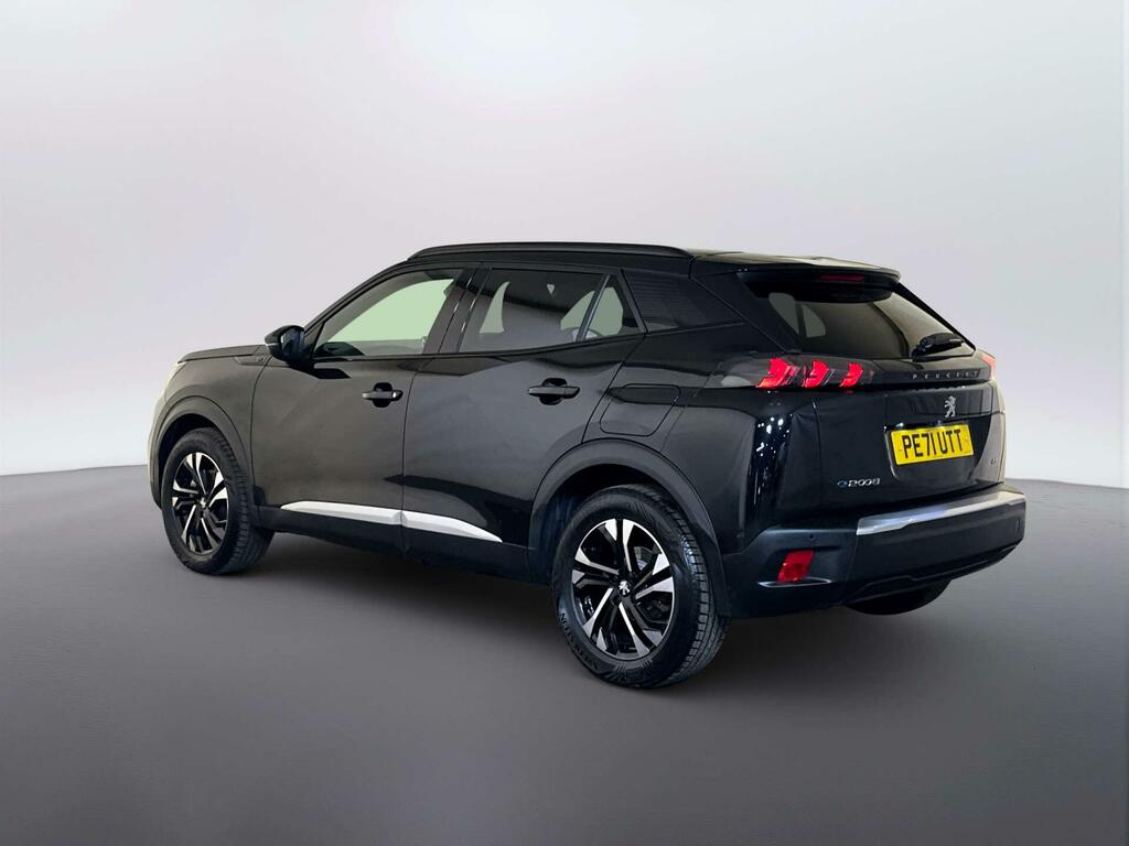Peugeot e-2008 50Kwh Gt Suv 136 Ps Black #6
