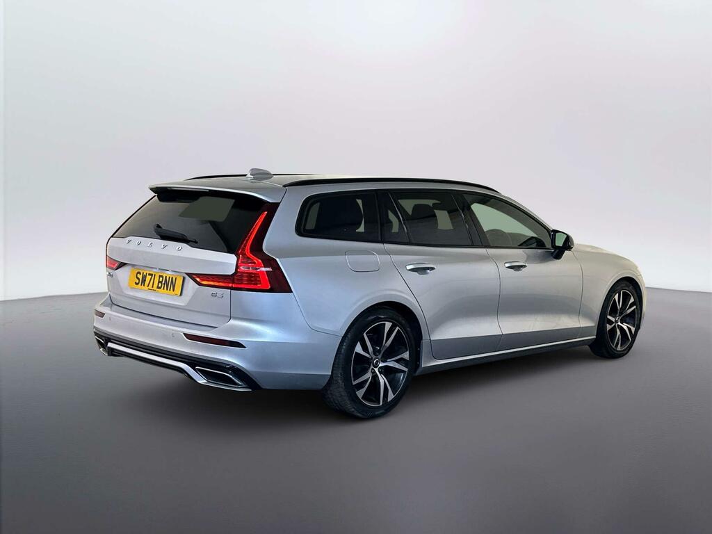 Volvo V60 Momentum White #8