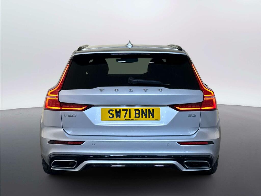 Volvo V60 Momentum White #7