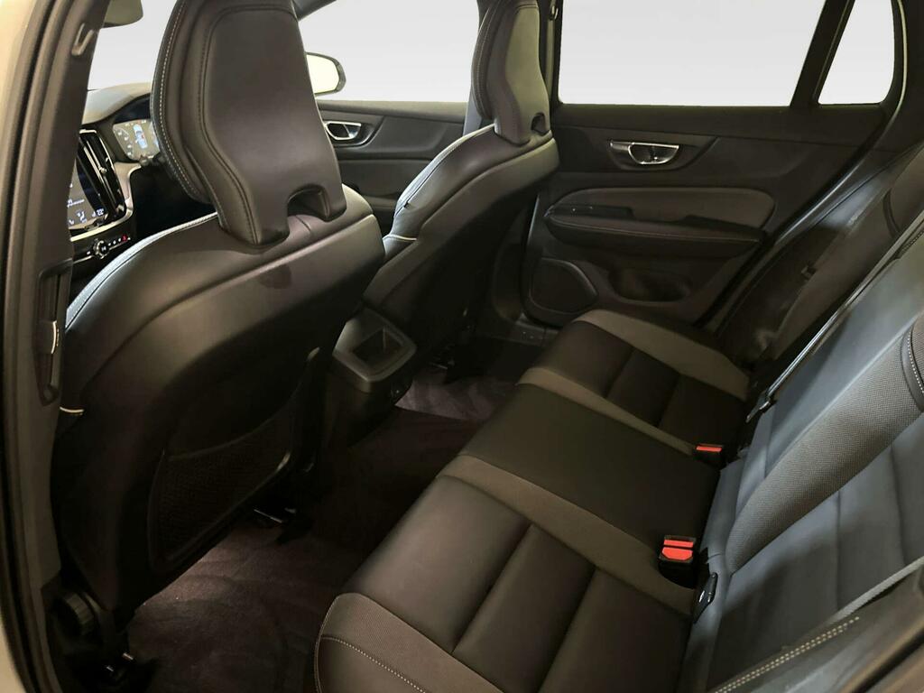 Volvo V60 Momentum White #11