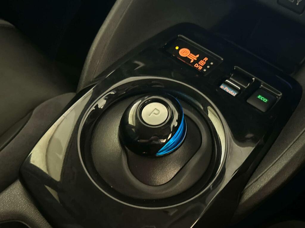 Nissan Leaf 110Kw Tekna 40Kwh Silver #24