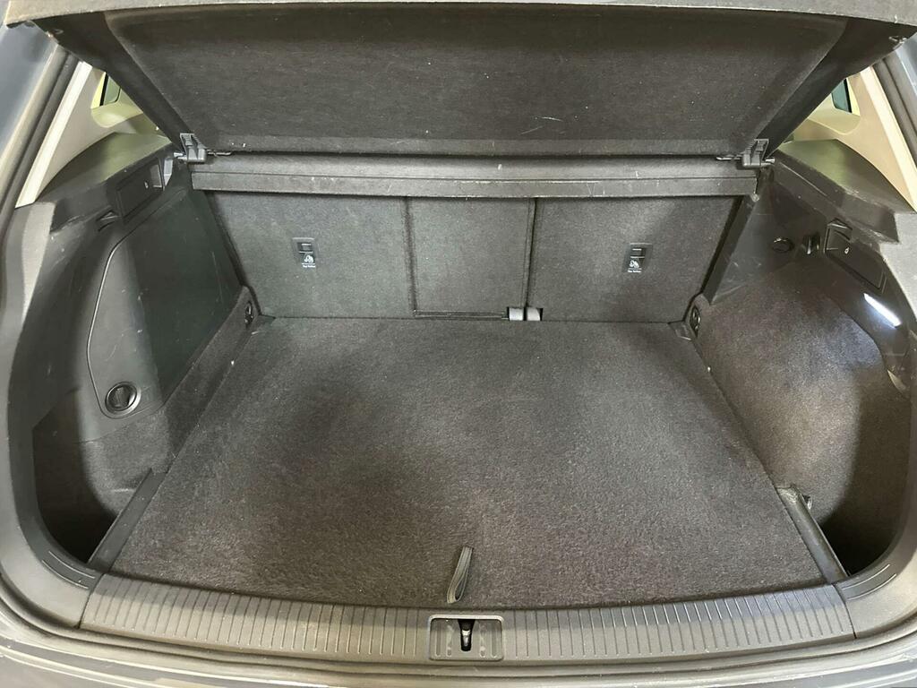 Volkswagen Tiguan Active Grey #12