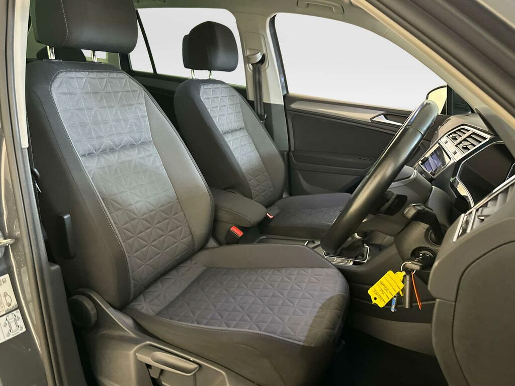 Volkswagen Tiguan Active Grey #13