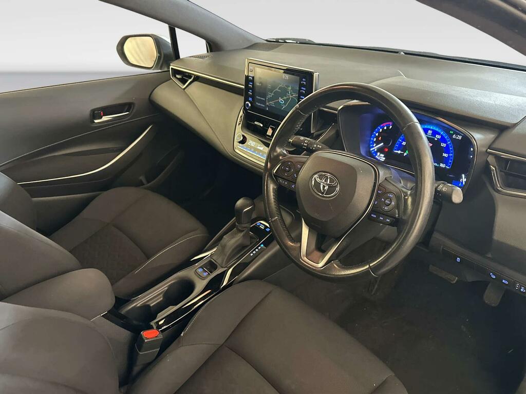 Toyota Corolla Design Hev Cvt White #14