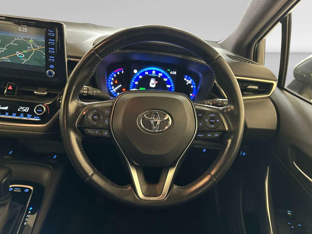 Toyota Corolla Design Hev Cvt White #15