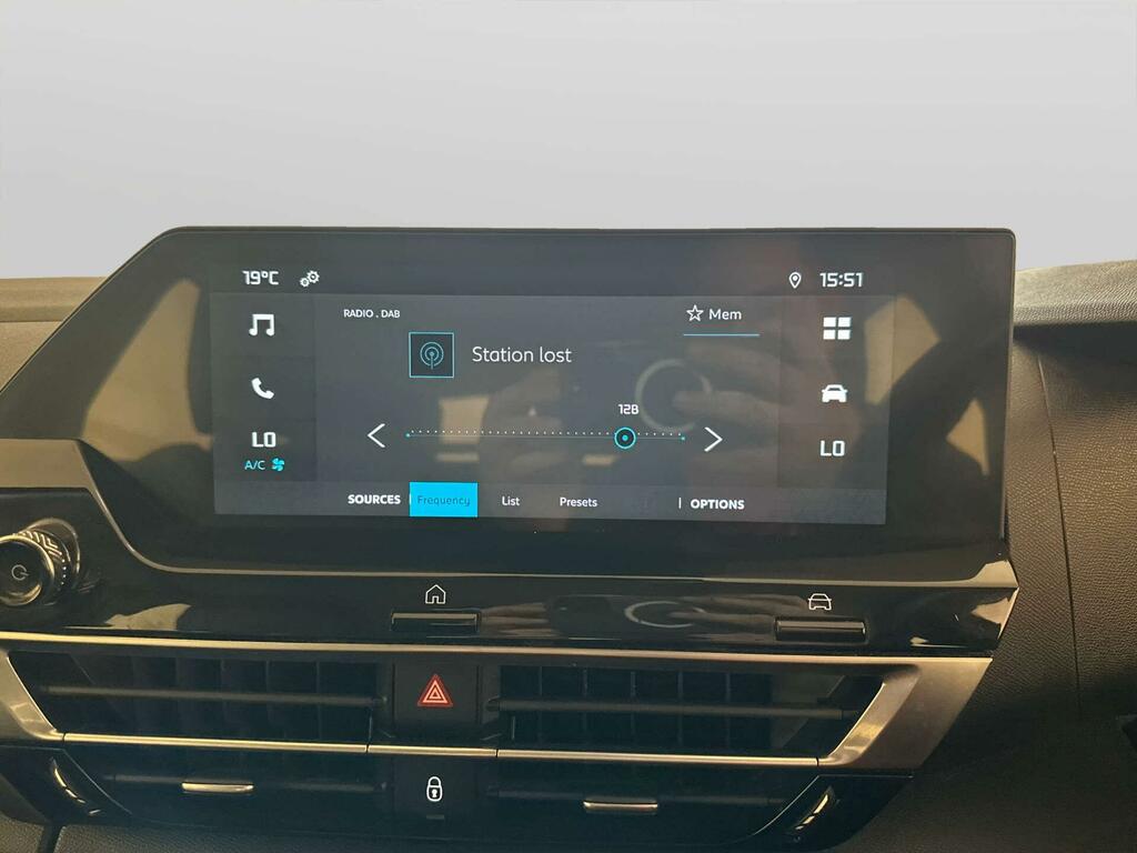 Citroen e-C4 50Kwh Shine Plus 7.4Kw Charger Brown #21