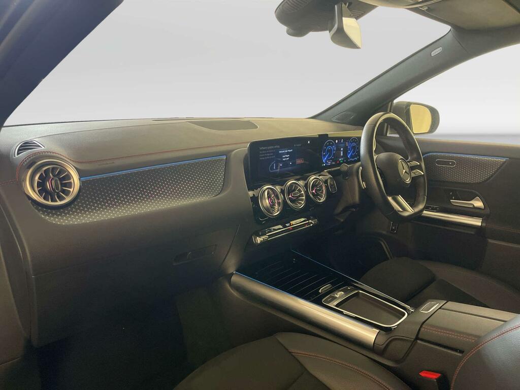 Mercedes-Benz EQA Eqa 250 140Kw Amg Line Executive 70.5Kwh Black #10