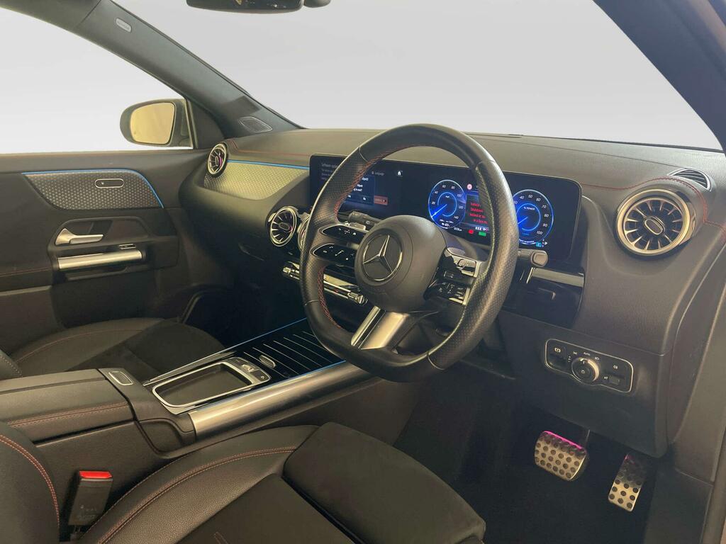 Mercedes-Benz EQA Eqa 250 140Kw Amg Line Executive 70.5Kwh Black #14