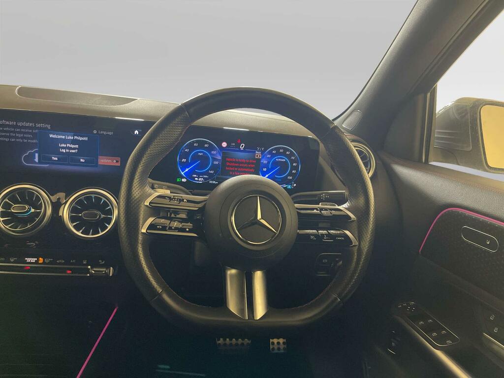 Mercedes-Benz EQA Eqa 250 140Kw Amg Line Executive 70.5Kwh Black #15
