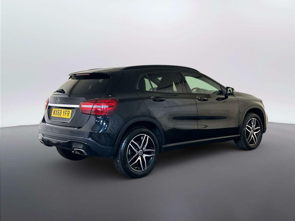 Mercedes-Benz GLA Class 250 4Matic Amg Line Premium Black #8