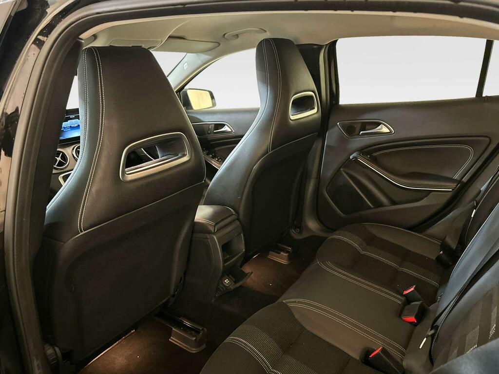 Mercedes-Benz GLA Class 250 4Matic Amg Line Premium Black #12