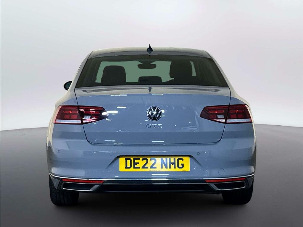 Volkswagen Passat 2.0 Tdi Evo Scr R-line Dsg White #7