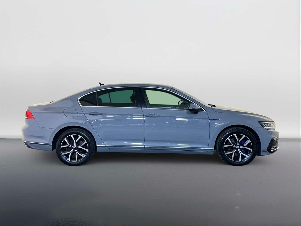 Volkswagen Passat 2.0 Tdi Evo Scr R-line Dsg White #9