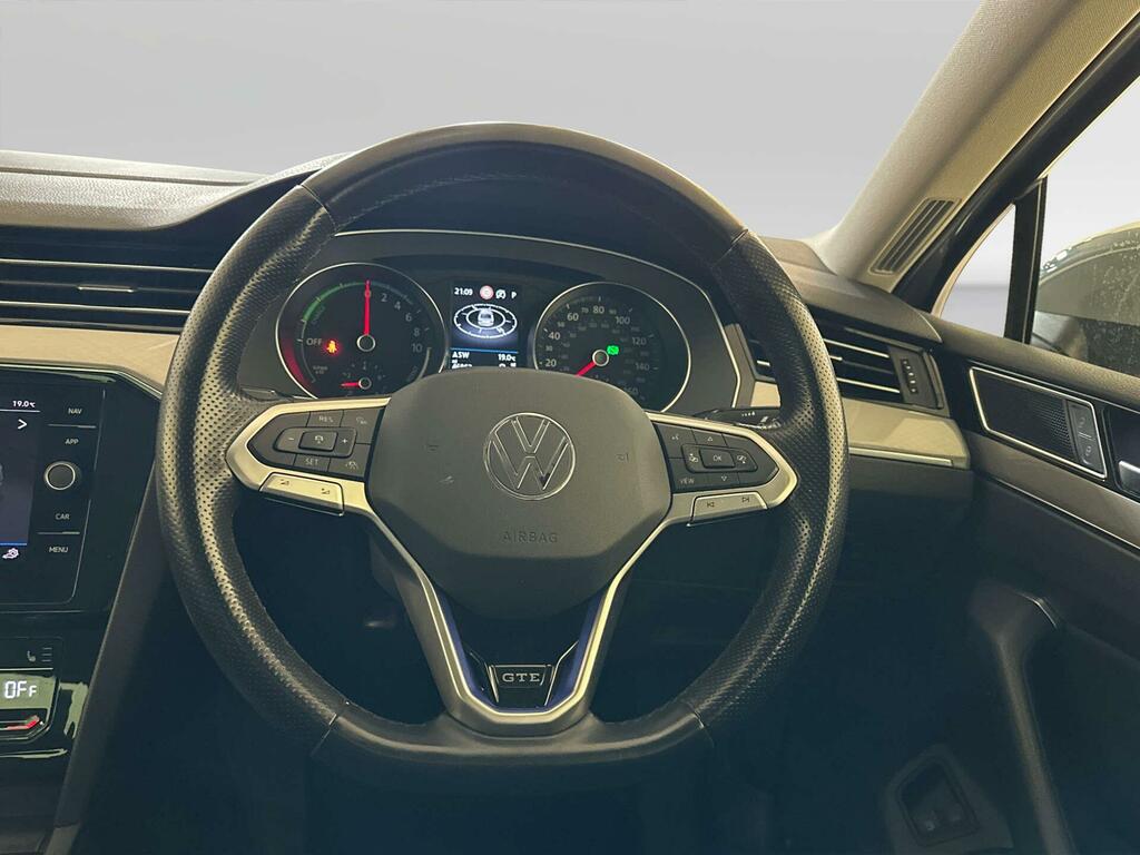 Volkswagen Passat 2.0 Tdi Evo Scr R-line Dsg White #14
