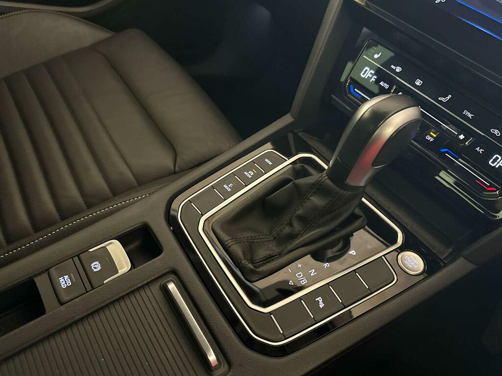 Volkswagen Passat 2.0 Tdi Evo Scr R-line Dsg White #25