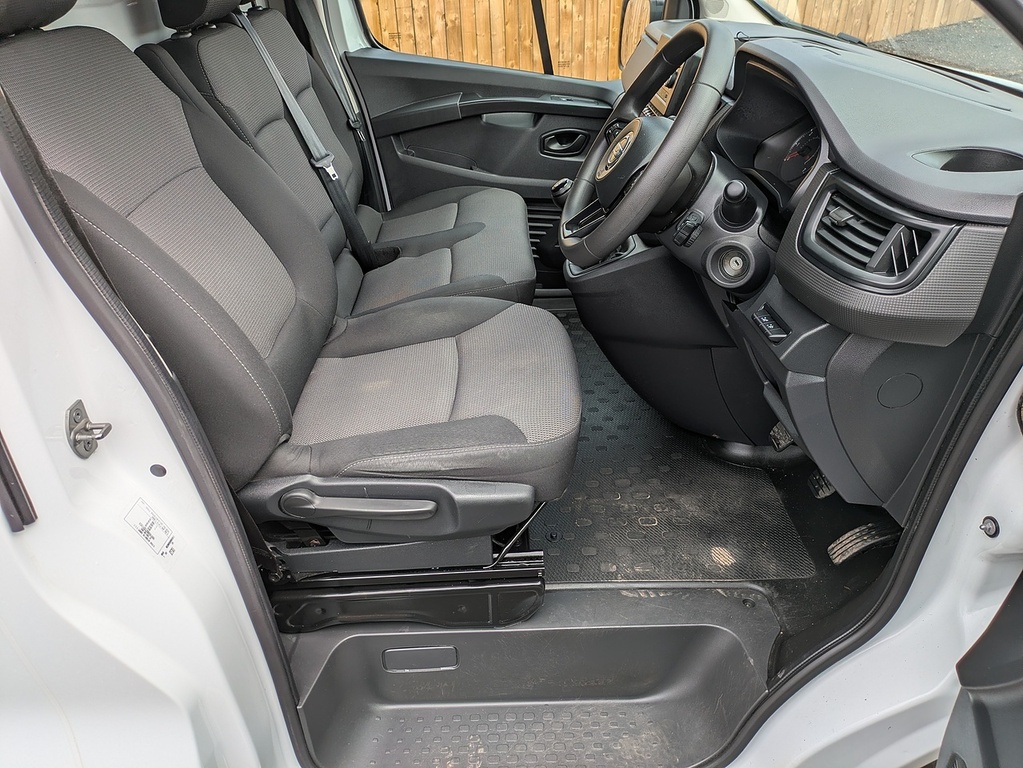 Nissan Primastar Dci 30 Visia White #5
