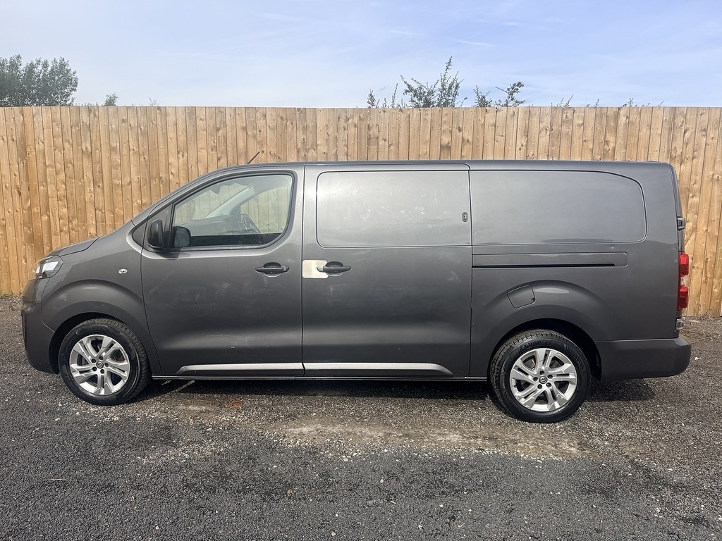 Vauxhall Vivaro 2900 1.5D 100Ps Dynamic H1 Van White #7