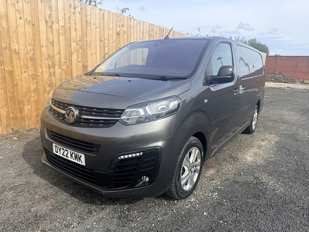 Vauxhall Vivaro 2900 1.5D 100Ps Dynamic H1 Van White #8