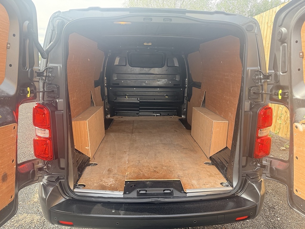 Vauxhall Vivaro 2900 1.5D 100Ps Dynamic H1 Van White #13