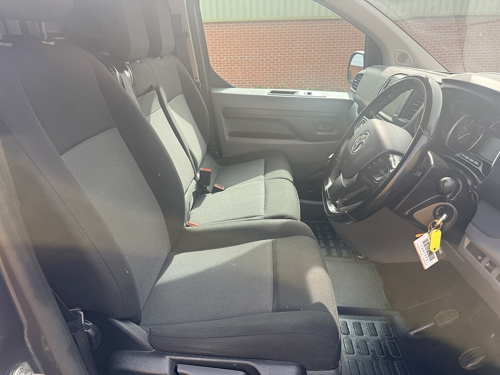Vauxhall Vivaro 2900 1.5D 100Ps Dynamic H1 Van White #14