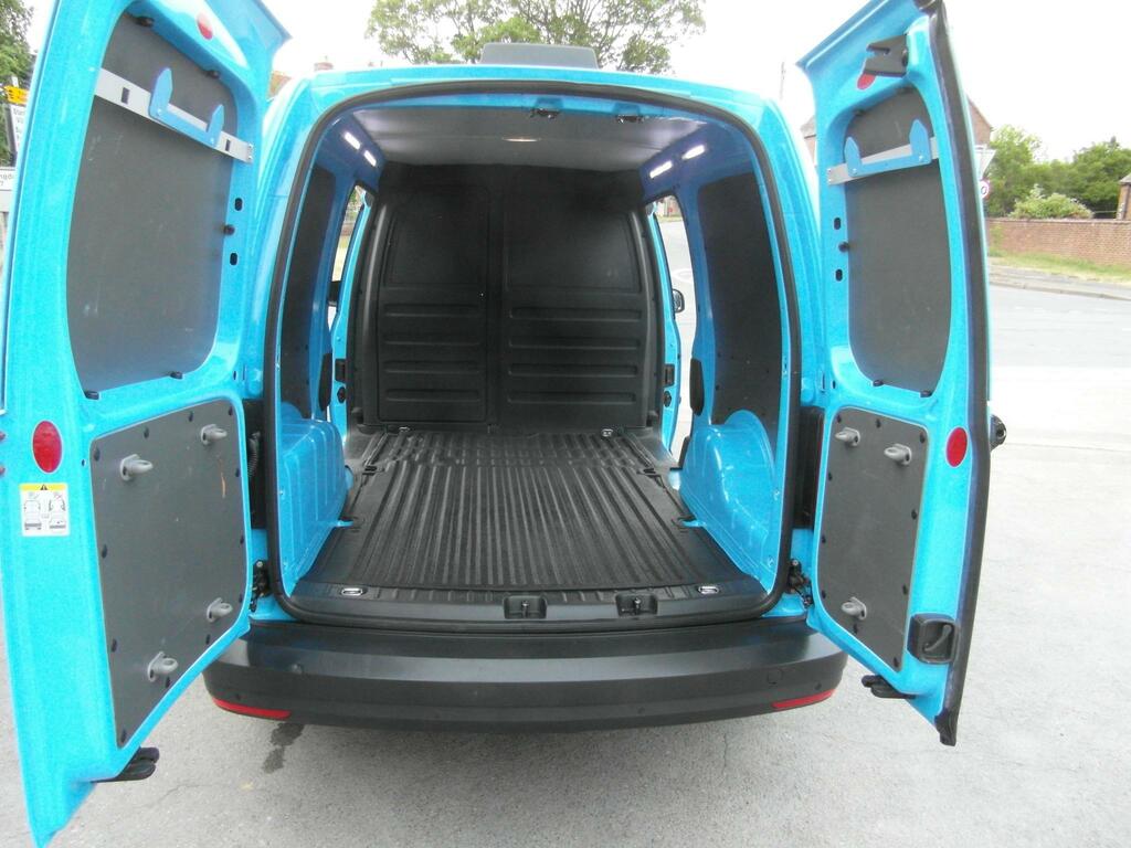 Volkswagen Caddy Maxi C20 Tdi Startline 101 Blue #19