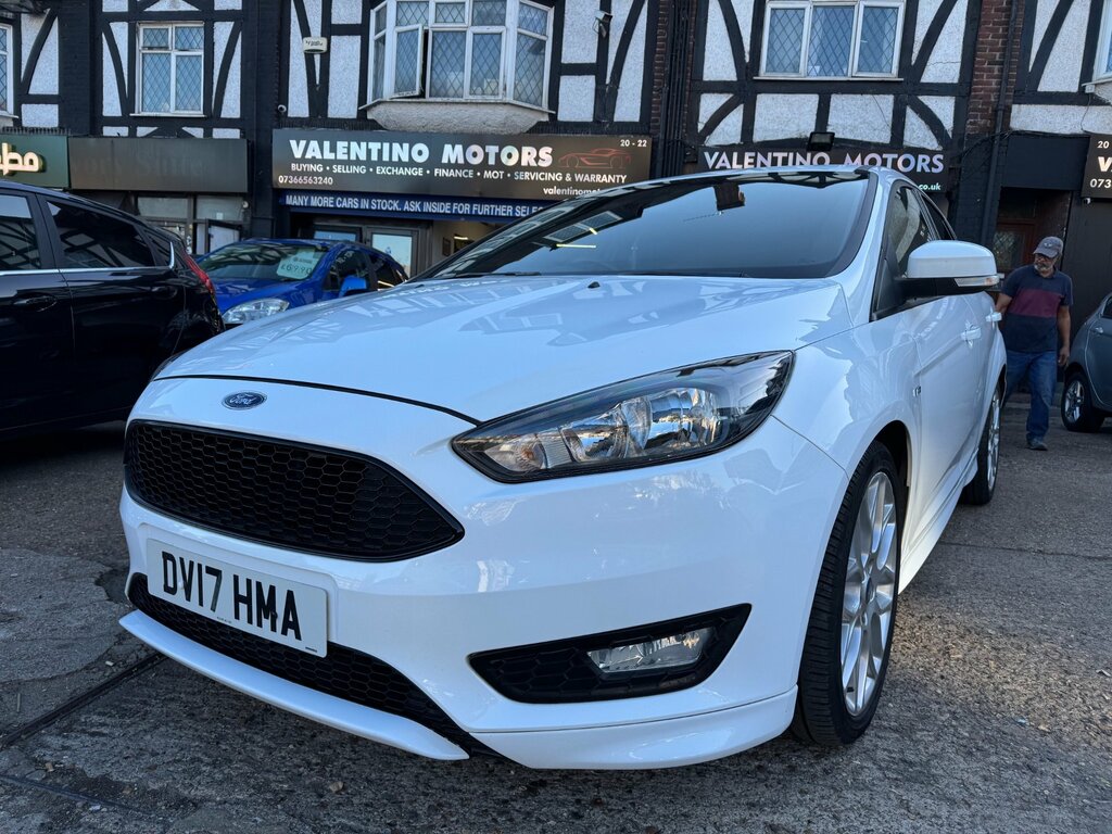Ford Focus 1.0T Ecoboost St-line Hatchback White