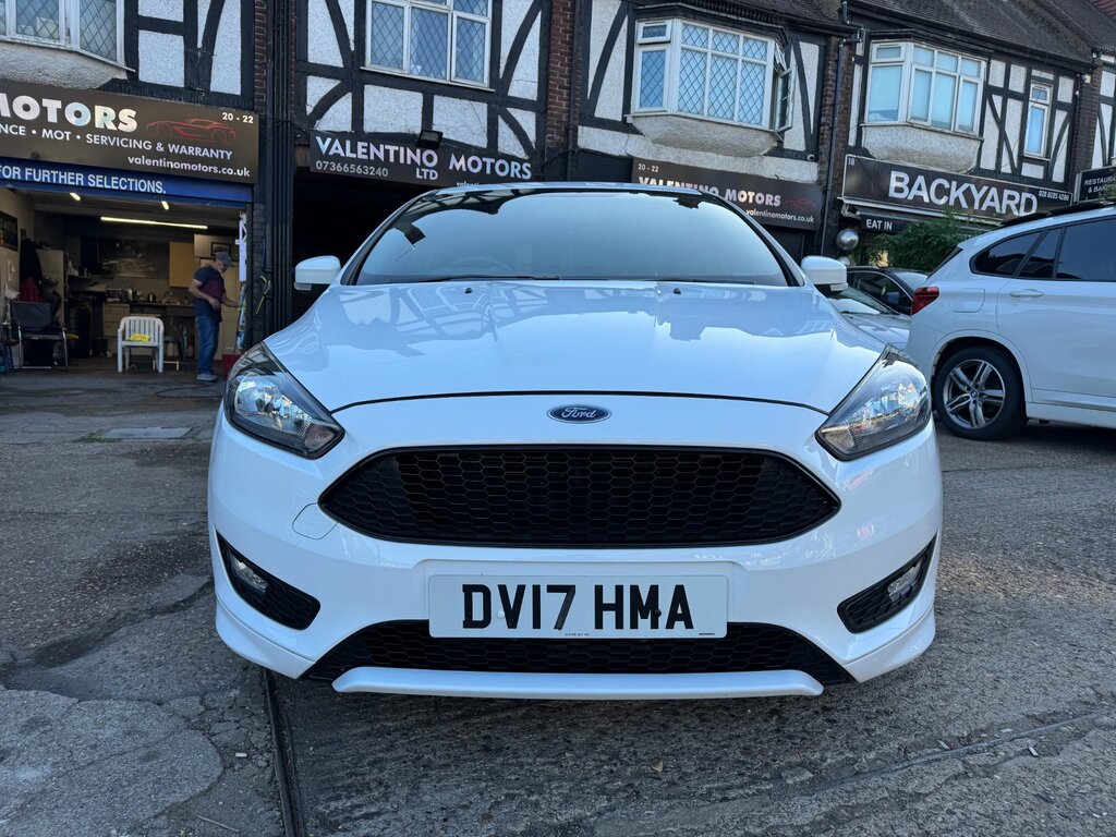 Ford Focus 1.0T Ecoboost St-line Hatchback White #3
